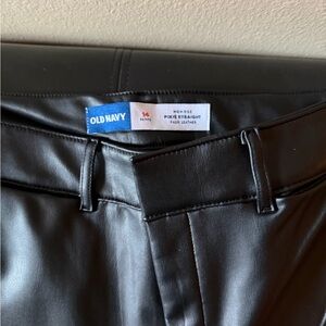 Old Navy Black Faux Leather Women’s  Pants